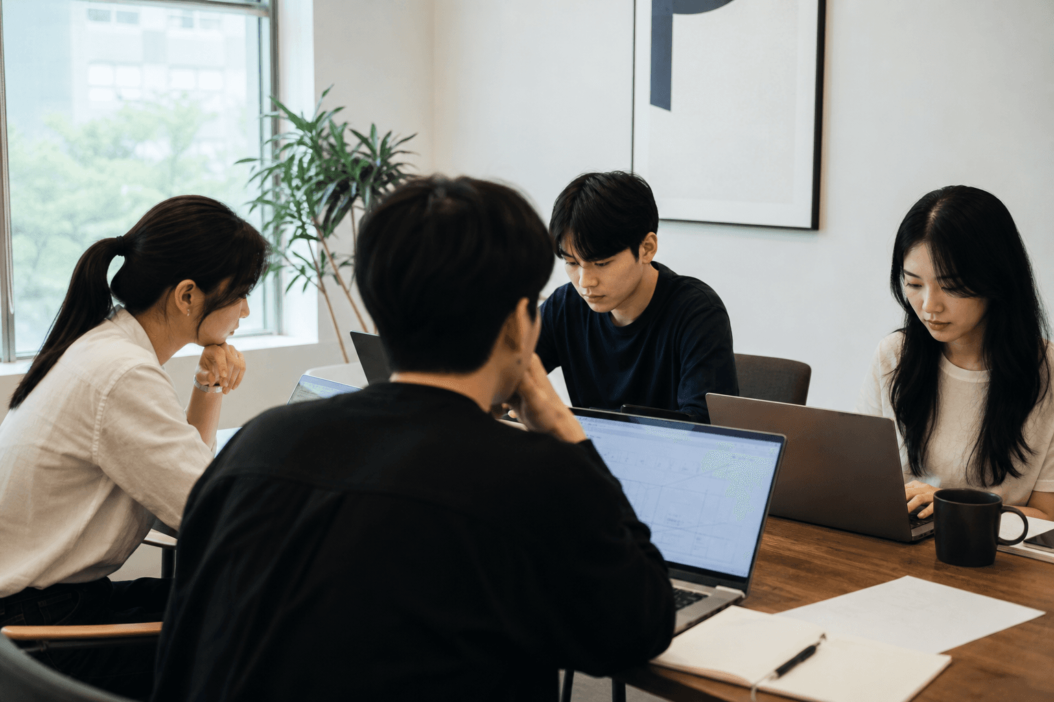 깊이 몰입해 작업하는 모습 (데모 이미지)